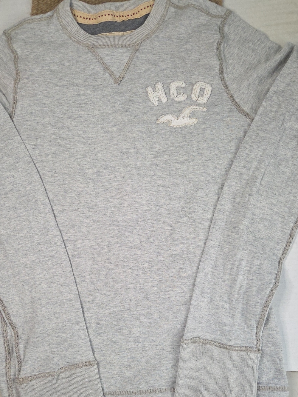 Hollister Y2K Light Gray Men's Crewneck Pullover with Embroidered Logo